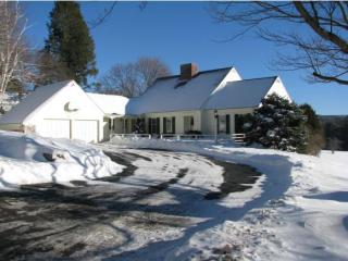 71 Cheney Ave, Peterborough, NH 03458-1558