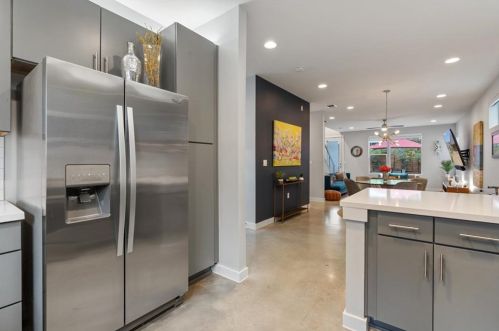 3213 Aldwyche Dr, Austin TX  78704 exterior