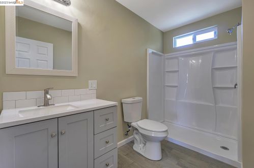 796 Atlantic Dr, Modesto, CA 95358-5731