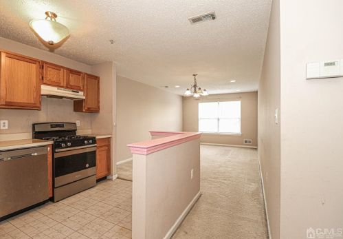 9 Prestwick Way, Edison NJ  08820-4686 exterior