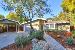 744 Elmwood Dr, Davis, CA 95616-3517