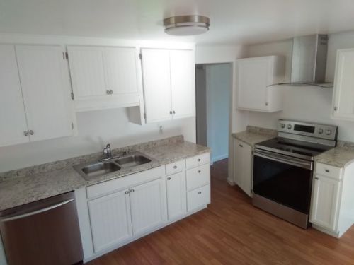 1827 Henry St, Pasco, WA 99301-4829