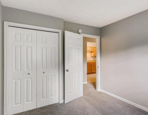 1700 Hickory Hill Dr, Saint Paul MN  55122-2410 exterior