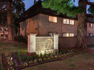 1300 Fairhaven Ave, Santa Ana CA  92705-8739 exterior
