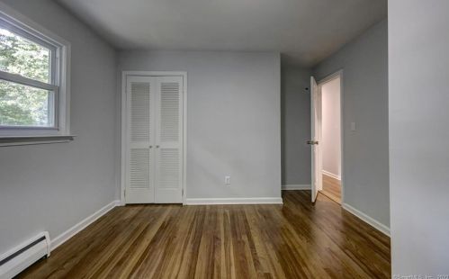 34 Brookwood Ln, Huntington CT  06484-2051 exterior