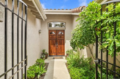 2346 Monarch Ridge Cir, El Cajon, CA 92019-3880