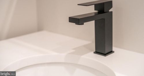 2302 Gordon St, Philadelphia PA 19132-4631 exterior