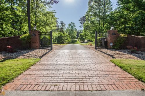 905 Oak Mountain Rd, Carrollton, GA 30116-6035