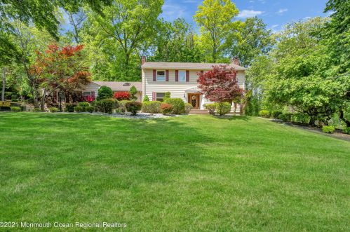 14 Heyward Hills Dr, Holmdel Village, NJ 07733-1456