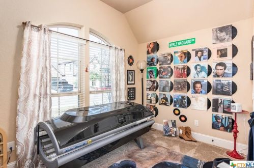 2147 Pioneer Pass, Seguin TX 78155-4456 exterior