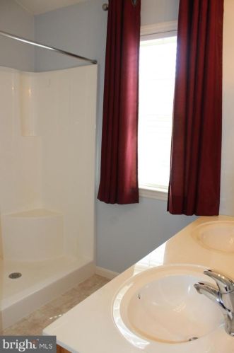 638 Royal View Dr, Lancaster PA  17601-2871 exterior