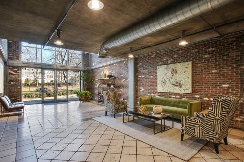 3180 Mathieson Dr, Atlanta GA  30305-1823 exterior