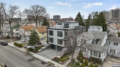 59 Oakdene Ave, Cliffside Park, NJ 07010-3037