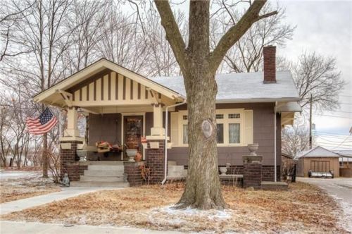 127 Terrace Ave, Liberty, MO 64068-2105