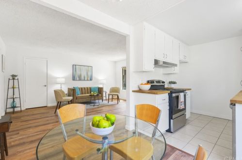 117 Streamwood, Irvine CA  92620-1946 exterior