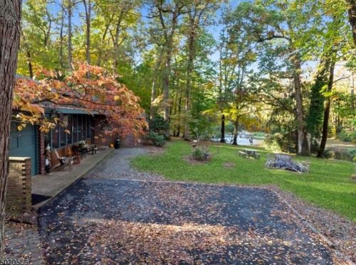 36 Laura Ln, Morristown, NJ 07960-6425