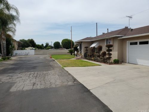 8740 Imperial Hwy, Downey, CA 90242-3906