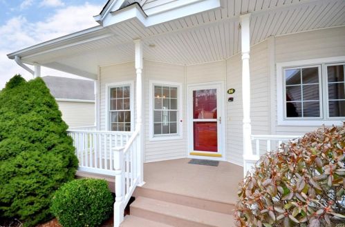 86 Hunt Glen Dr, Granby, CT 06035-2632