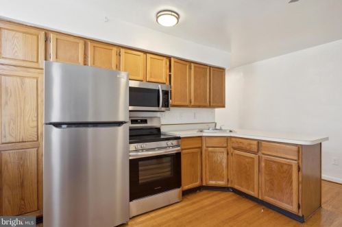 900 5 St, Philadelphia PA 19123-1455 exterior