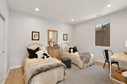 16 Dreamlight, Irvine CA  92603-4258 exterior