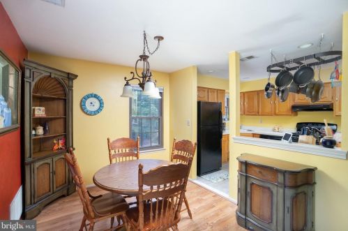 76 Wyndham Pl, Trenton NJ 08691-3126 exterior