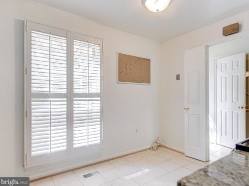 5271 Bradgen Ct, Springfield VA  22151-3505 exterior