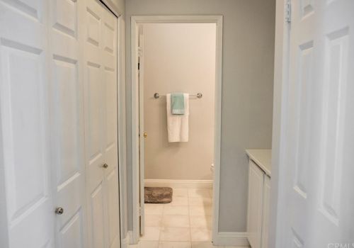 1 Lilac, Irvine CA  92618-6908 exterior