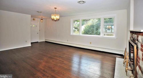 24 Hillside Rd, Princeton NJ  08540-3436 exterior