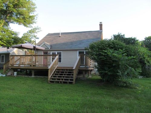 18 Chestnut St, Unity, NH 03743-5840