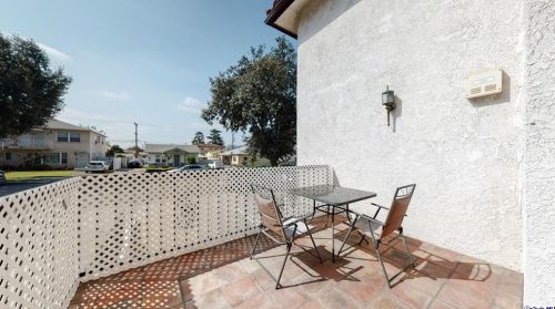 625 California Ave, Glendale CA  91203-1573 exterior