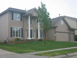 17522 J St, Omaha, NE 68135-2698
