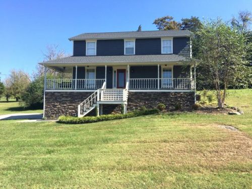 277 Springfield Ln, Jacksboro, TN 37757-2235