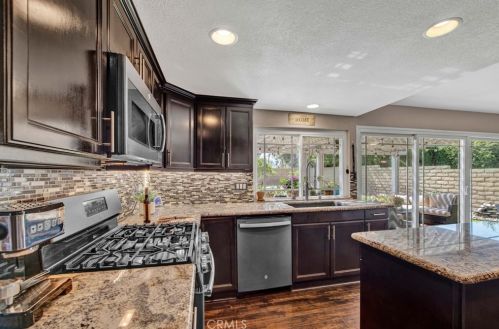 6236 Woodsboro Ave, Anaheim CA  92807-2347 exterior