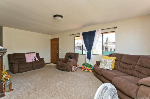 87232 Ohiohi Pl, Nanakuli, HI 96792-3182