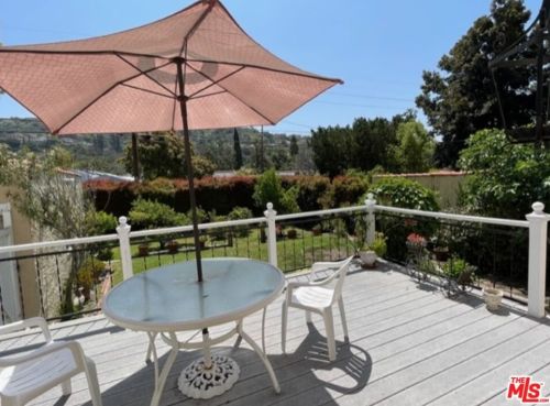 1318 Moncado Dr, Glendale CA  91207-1832 exterior