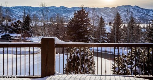 6050 Mtn Rnch Dr, Park City UT 84098-6177 exterior