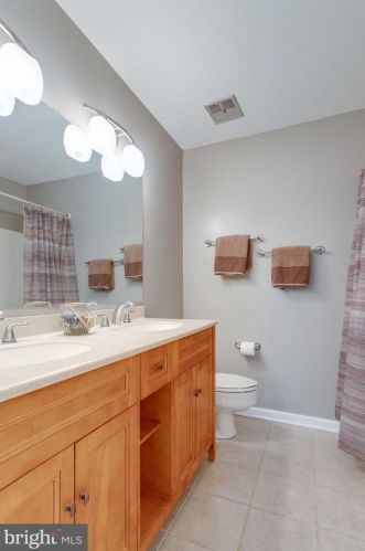 9305 Janphil Ln, Springfield VA  22153-3911 exterior