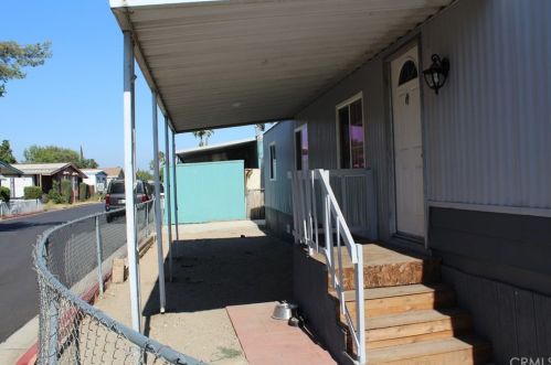 350 Willow Ave, Rialto, CA 92376-5832