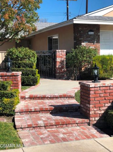 2210 Lindale Ave, Simi Valley, CA 93065-2724