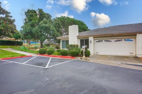 4249 Moonlight Ln, Oceanside, CA 92056-4712