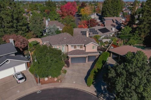 1900 Lakeview Ct, Modesto, CA 95355-1876