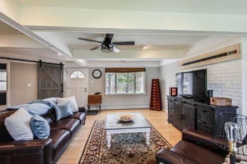 51 Harris Ave, Willowbrook IL  60514-1405 exterior