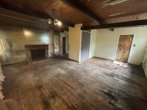 364 California Ave, Moss Beach, CA 94038-9794