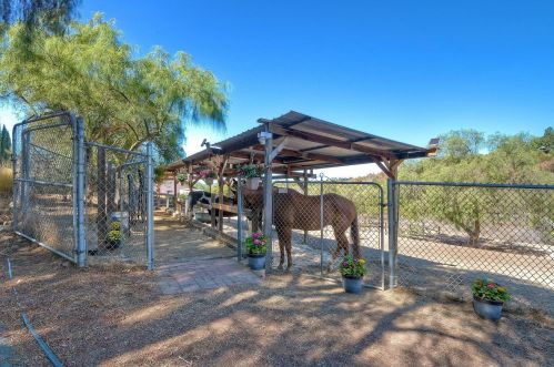 616 Estrelita Dr, Vista CA  92084-7926 exterior