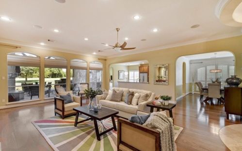 7808 Crandall Rd, Austin TX  78739-1909 exterior