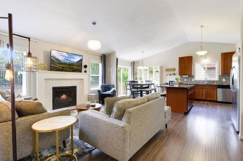 9033 Prestwick Cir, Minneapolis, MN 55443-3950
