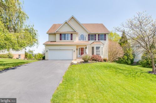 514 Turnberry Dr, Charles Town, WV 25414-5248