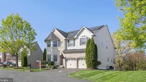 8784 Raleigh Mews, Gainesville, VA 20155-5907