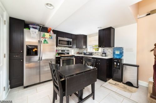 307 Elmira Trl, Hopatcong, NJ 07843-1110