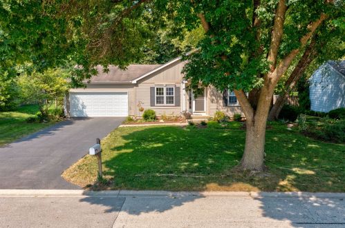 1990 Beechwood Ave, Gurnee, IL 60031-1788